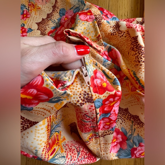 70s Vintage Long Sleeve Floral Dress with Oversized Collar - Picture 3 of 5